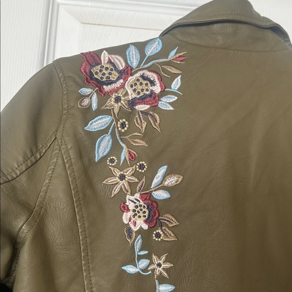 Kate & Mallory Polyurethane Women’s Jacket - Picture 7 of 8